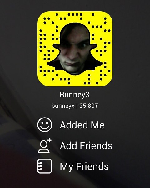 Je tu vubec nekdo kdo jeste pouziva snapchat Pouzivas jakse tamjmenujes Popr