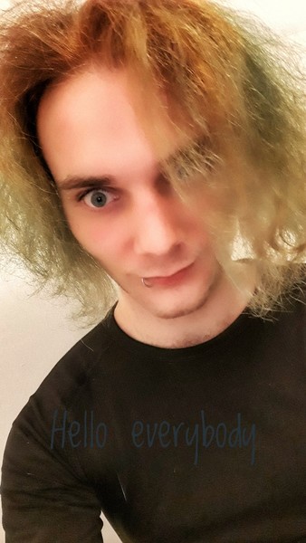 Přidej fotku kde se sám  sama sobě líbíš