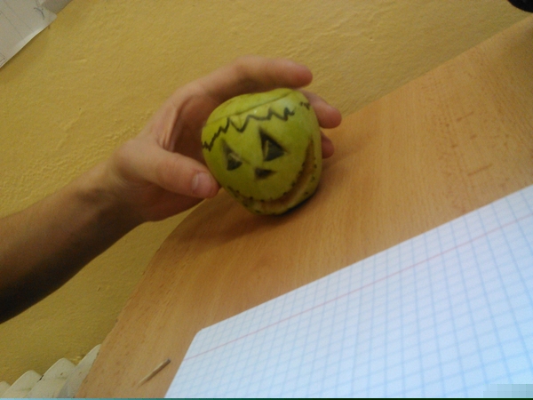 Pekný večer Čo pre vás znamená Halloween Oslavujete ho nejako Ak áno tak ako za